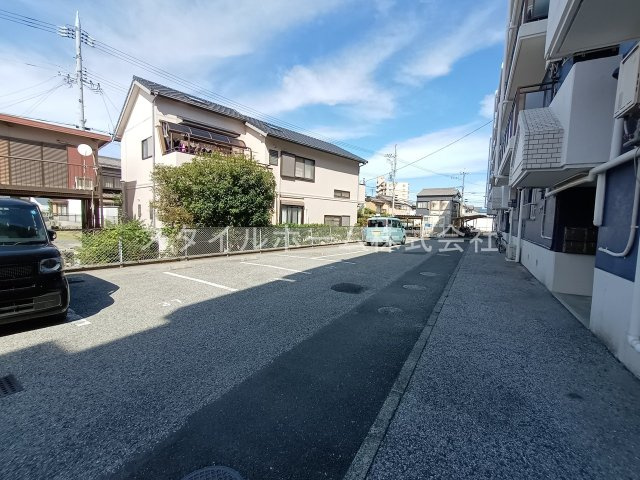 サンシティ小池の駐車場