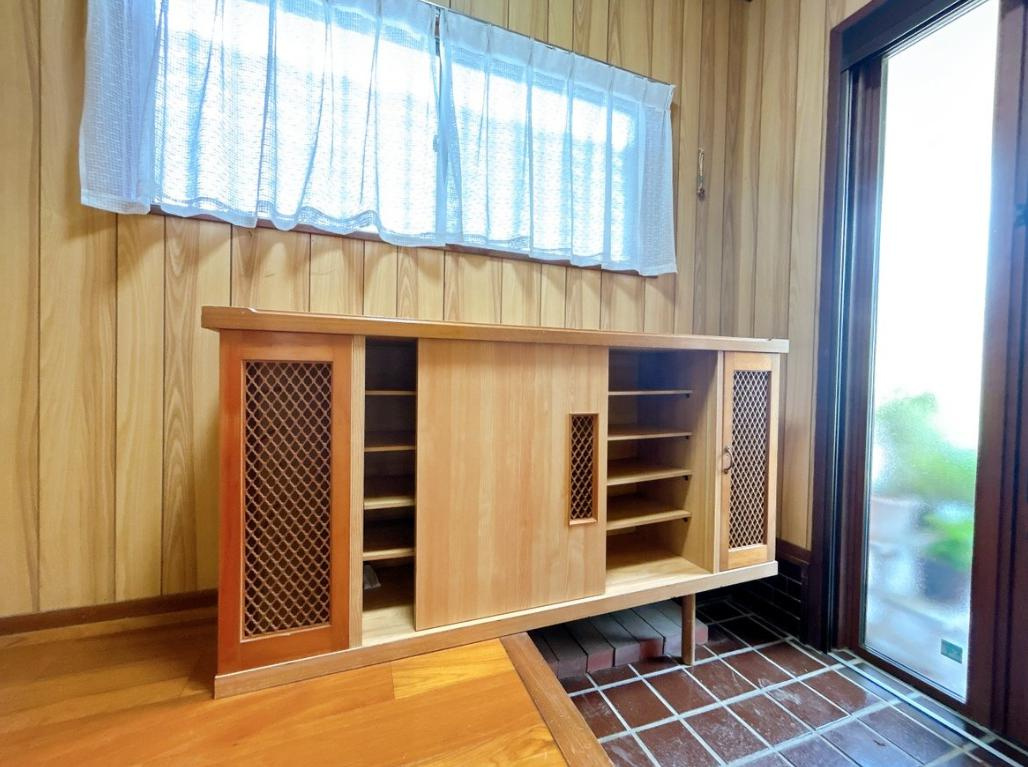 ひたちなか市大字東石川　中古戸建の玄関