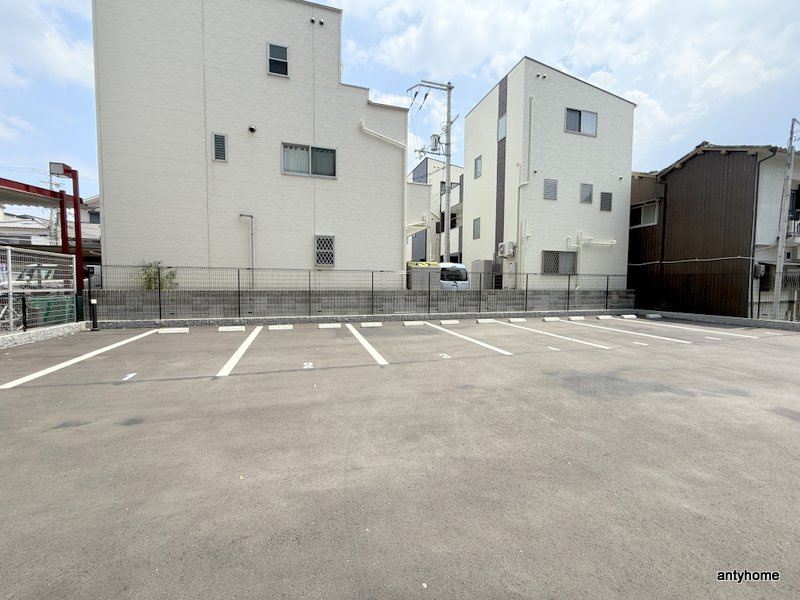 メイクス大阪鶴見　仲介手数料無料の駐車場
