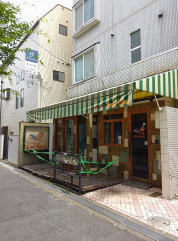 ティアラ岡本の玄関