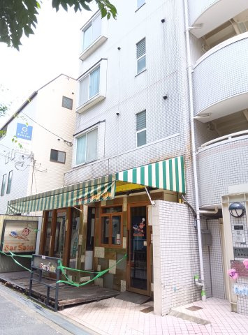 ティアラ岡本の周辺