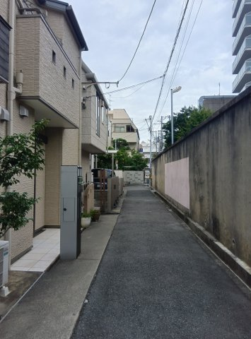 ティアラ岡本の周辺