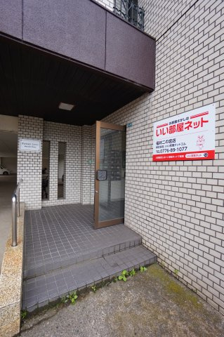 マンション　ニッソーのエントランス