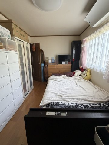 【安心の鉄筋カーポート2台分】最新トイレ＆エアコン完備！小城市小城町　3LDKの平屋住宅の洋室
