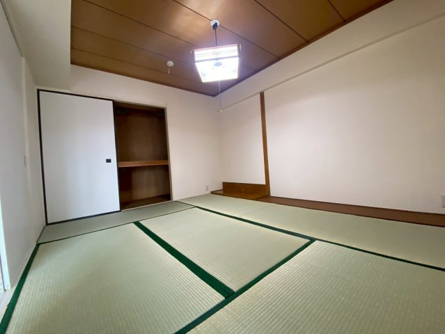 ファミール久堅の和室