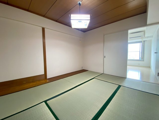 ファミール久堅の和室