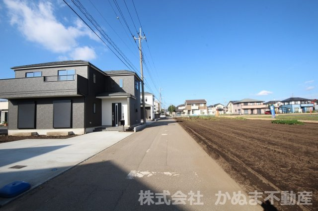 ハートフルタウン鹿沼市幸町1丁目新築の前面道路含む現地写真|〇前面道路〇
南東前面道路：公道　幅員4.0ｍ　（南東方向）2026.10.2撮影
撮影