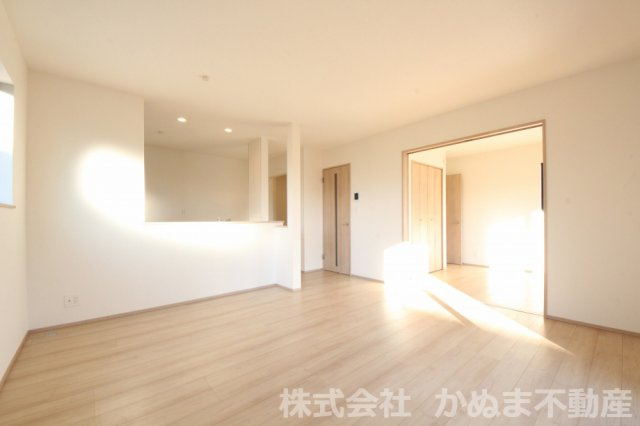 ハートフルタウン鹿沼市幸町1丁目新築の居間・リビング|〇リビング〇
パントリーのあるLDK　16.25帖です。
