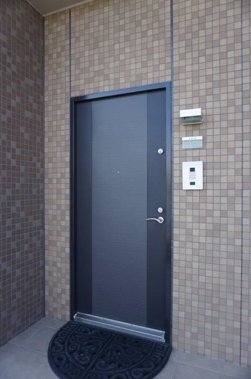 アメニティ石山寺リバープレミアの玄関