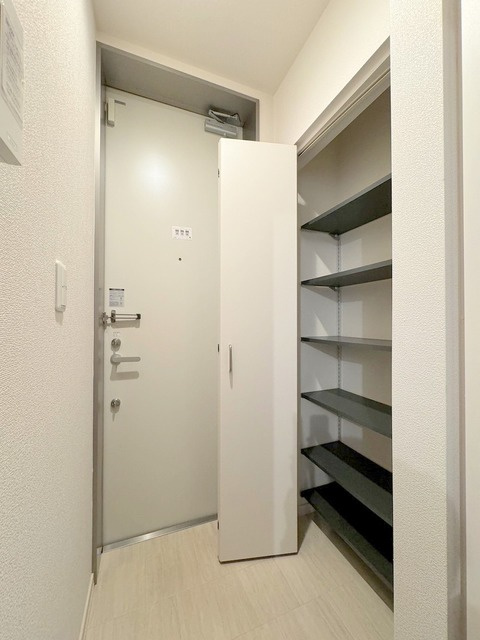 クレセール南青山の玄関|★シューズＢＯＸ★
