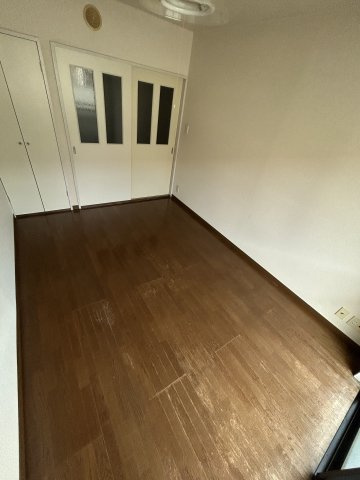 ジュネスシマムラの内装