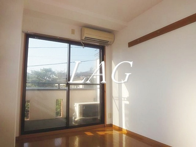【居間・リビング】 | メゾンドゥ北斗 | 洋室のお部屋です。