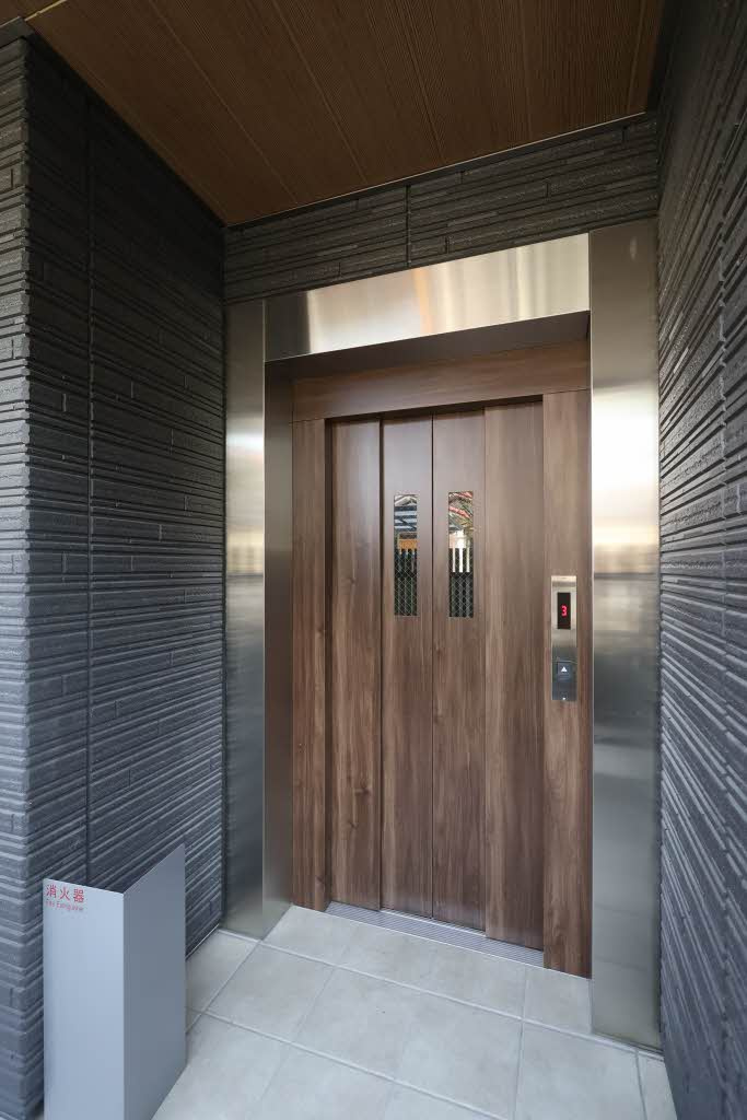 メゾンナカヤのエントランス