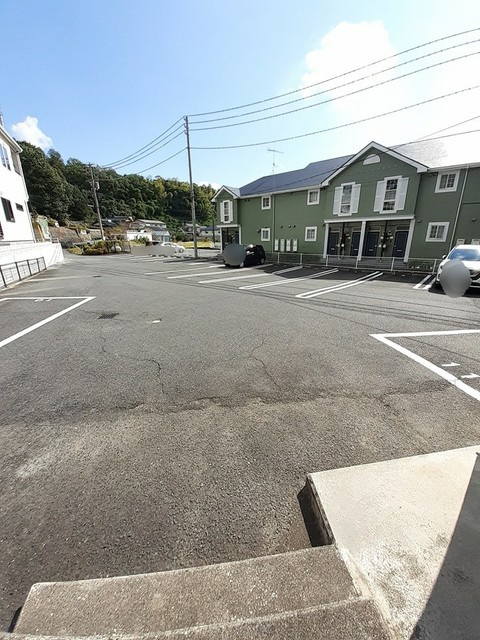 カサヴェルデ吉田Ⅱの駐車場|駐車場