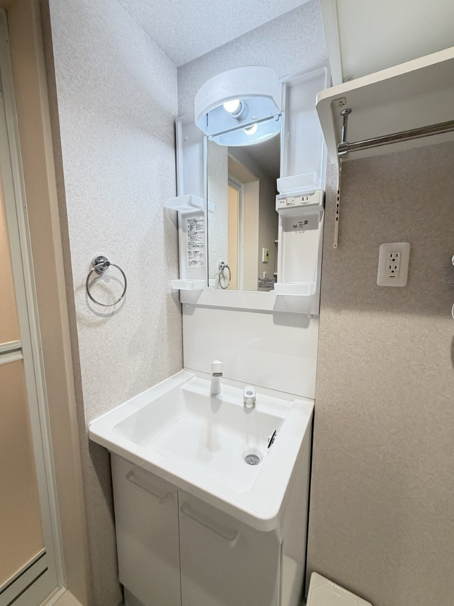 SOLARE 元町の洗面所