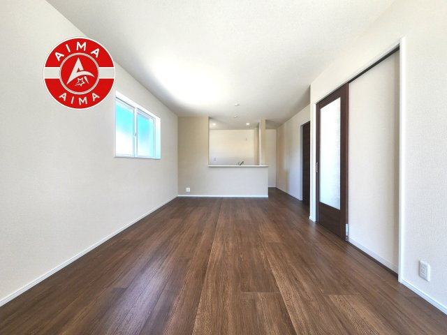 福岡市東区三苫2丁目第2-3棟（2号棟）の居間・リビング|多くの時間を過すことになるリビングだからこそ、いつも穏やかな空間・解放感が味わえ毎日が充実します。