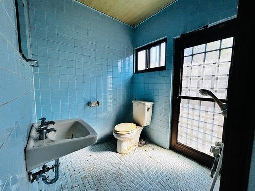宇栄原戸建ての浴室