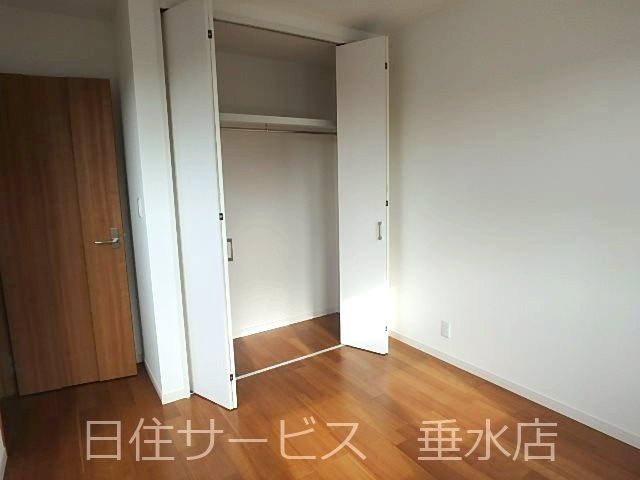伊川谷町長坂戸建の洋室|個人の部屋や寝室として使える洋室です