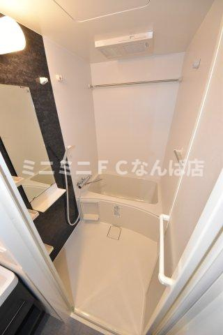 セレニテ難波グランデノールの浴室