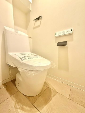 Fステージ西戸部のトイレ|シンプルで上品な内装が、住まい全体の印象を損なわない落ち着いた空間を演出します。