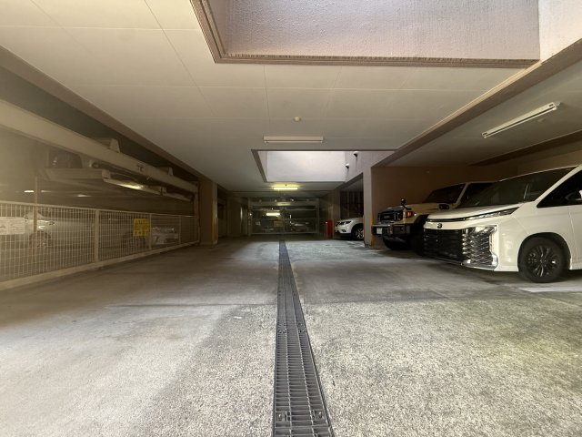 Fステージ西戸部の駐車場|雨の日のお出かけや送迎にも便利な住環境です。