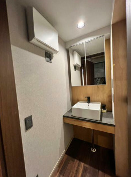 扇橋二丁目貸家の洗面所|忙しい朝には欠かせない洗面所です