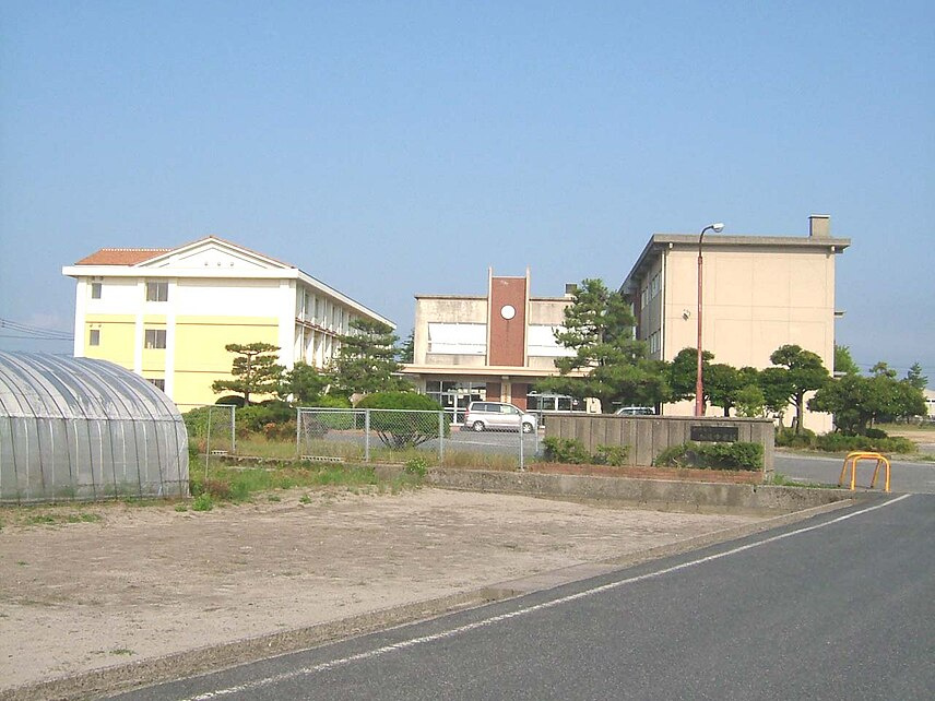 河崎中古戸建のその他|加茂中学校。徒歩21分の立地になります。