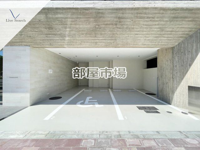 TSレジデンス北上野の駐車場