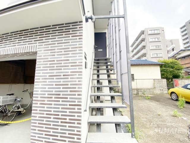 PoPoのその他共用部分|玄関への階段です