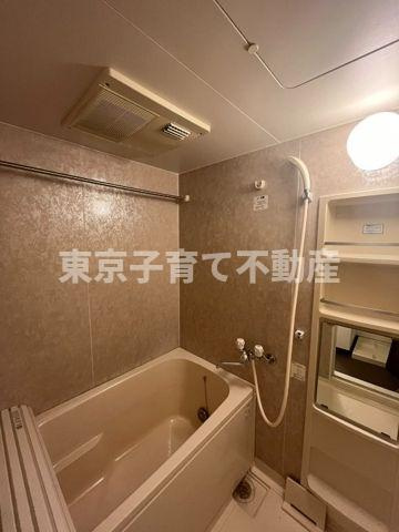 グリューネ白山の浴室
