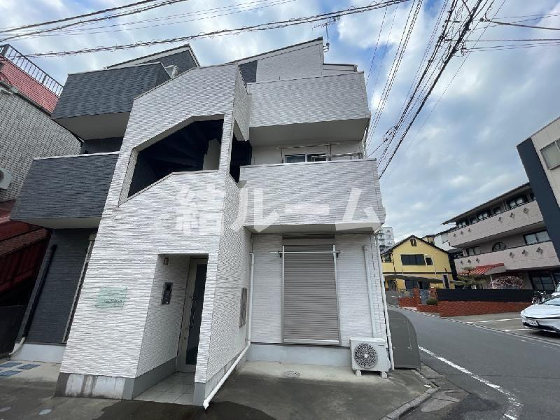 足立区南花畑１丁目のアパート