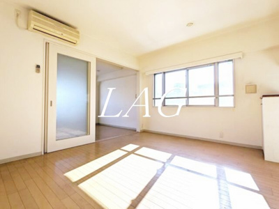 【居間・リビング】 | ベレッツァ・トーレ | 洋室のお部屋です。