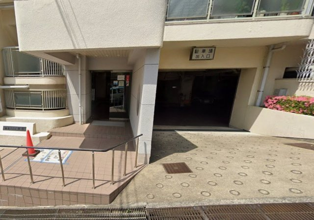 東急ドエル摩耶の駐車場|たっぷりの陽光と心地よい風が舞い込む住まい
