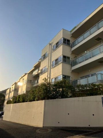 東急ドエル摩耶の外観|高台に位置しているため景観良好
