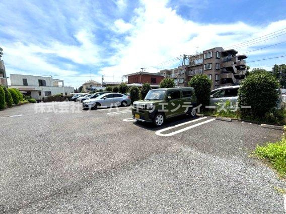 プロスペリタの駐車場