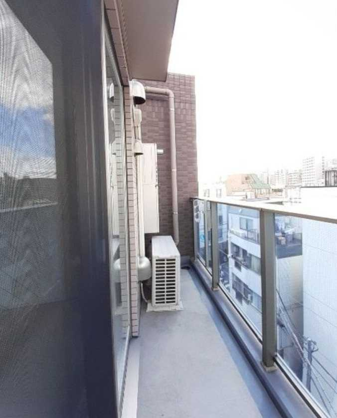 ミリオンベル　ネット無料　駅近　角部屋のバルコニー