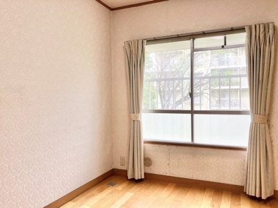 【寝室】 | みつわ台３丁目１３番住宅１０号棟 | 開放的な寝室です