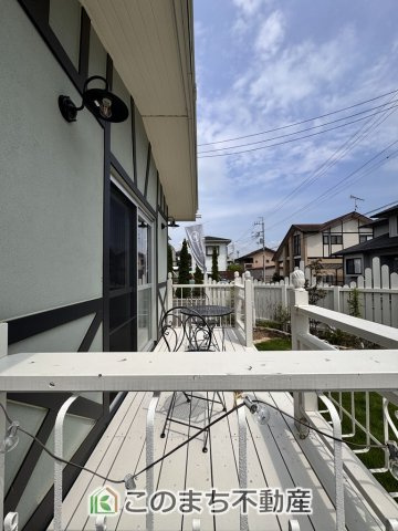 宇都宮市下田原町平屋住宅のバルコニー|ウッドデッキは多目的な用途に使えます♪
