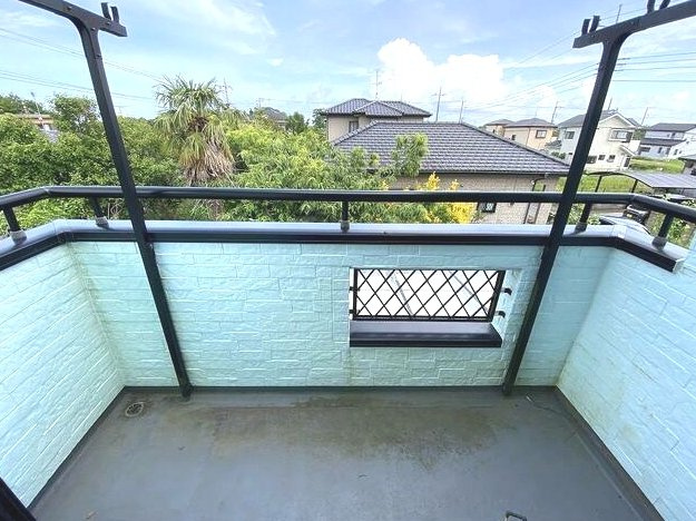 大網白里市柳橋　中古戸建のバルコニー|敷地約72坪 ウッドデッキ・サンルーム付 太陽光発電 オール電化平成11年築