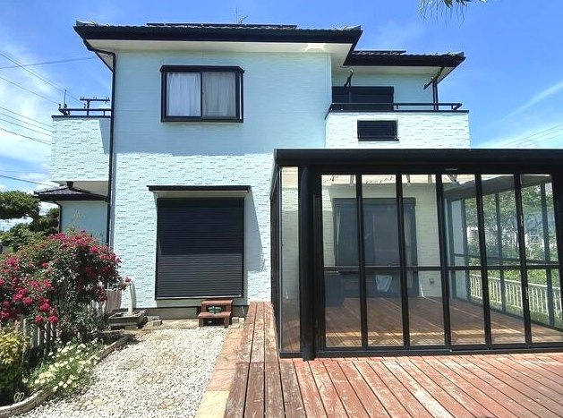 大網白里市柳橋　中古戸建の外観|敷地約72坪 ウッドデッキ・サンルーム付 太陽光発電 オール電化平成11年築