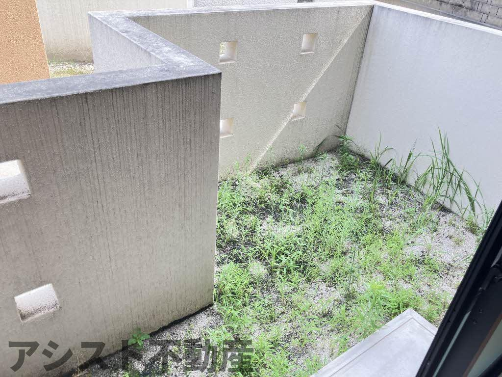 ガーデンコート花宅　C棟の庭