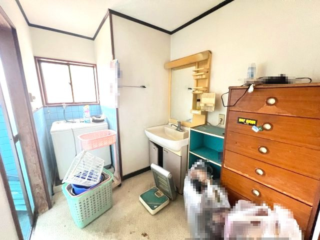 朝倉市古毛　7DKの洗面所