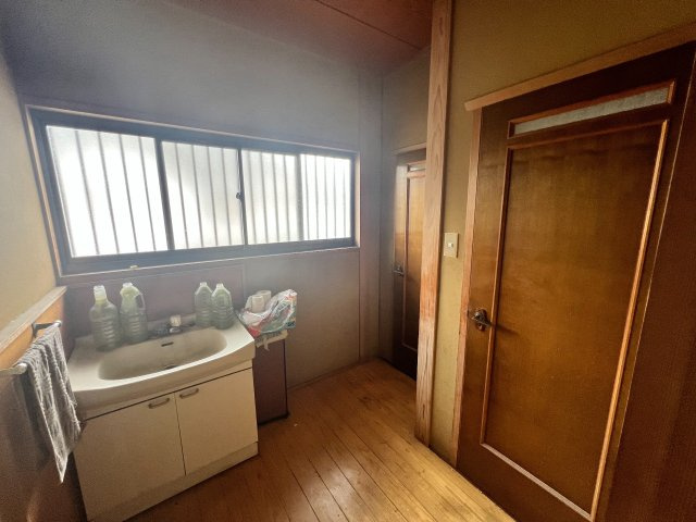 朝倉市古毛　7DKの洗面所