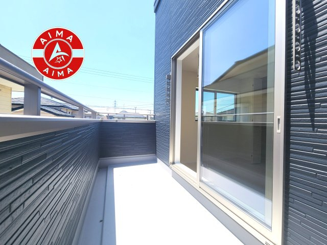 福岡市東区三苫2丁目第2-3棟（3号棟）のバルコニー|風をしっかりと感じられるバルコニーでは、毎日が洗濯日和です。広々としているので洗濯も楽しくなるでしょうし、気分転換にバルコニーからの眺めを楽しむのもいいでしょう。