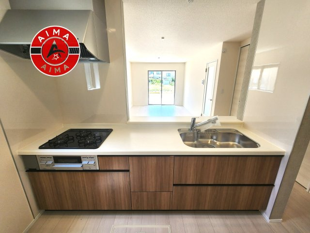 福岡市東区三苫2丁目第2-3棟（3号棟）のキッチン|ご家族を近くに感じられる対面キッチンのLDK。会話もはずみそうですね。