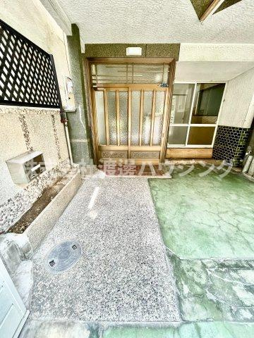 尼崎市西立花町一戸建のエントランス