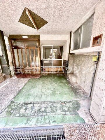 尼崎市西立花町一戸建のエントランス