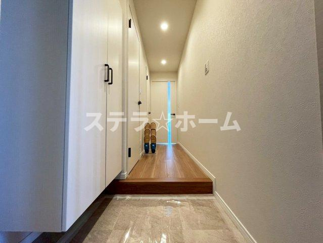 千里第2泉ヶ丘スカイハイツの玄関|収納もある玄関です