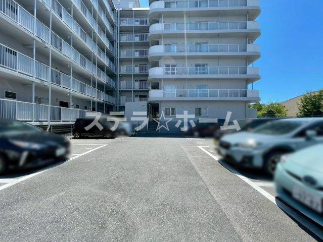 千里第2泉ヶ丘スカイハイツの駐車場|駐車場です
