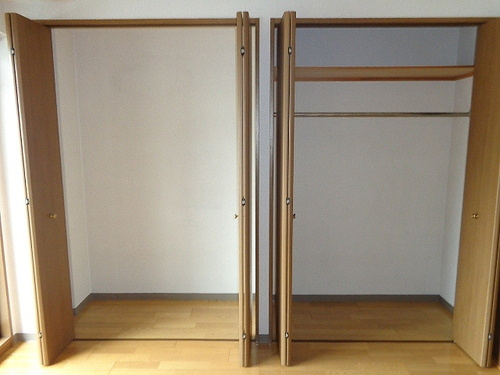 桜木町堂ノ下マンションの収納|クロゼット　※2015年4月撮影